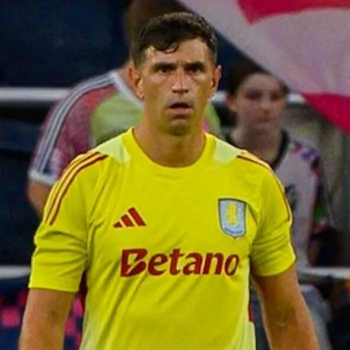Эмилиано Мартинес
